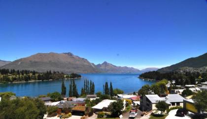 Earnslaw Lodge - image 1