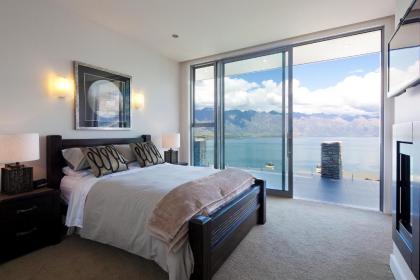 Lake Views at Aspen House by Amazing Accom - image 13