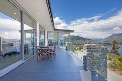 Lake Views at Aspen House by Amazing Accom - image 7