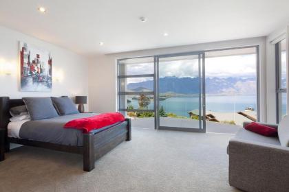 Lake Views at Aspen House by Amazing Accom - image 8