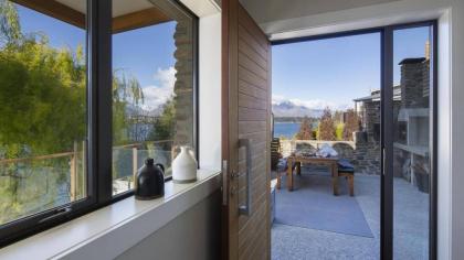 Kohanga Luxury Lakeside Villa by Amazing Accom - image 19