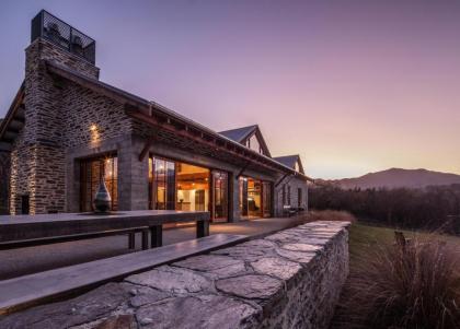 Shotover Point Luxury Holiday Home by MajorDomo - image 16