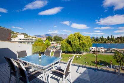 Heart of Queenstown - image 1