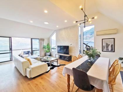 Queenstown Lakeview Holiday Home-5mins to town - image 4