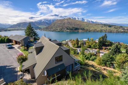 Picturesque views at Woodlands Close - image 16