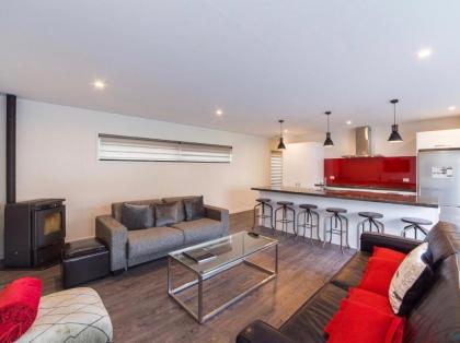 Central Spa Escape - Queenstown Apartment F2 - image 12