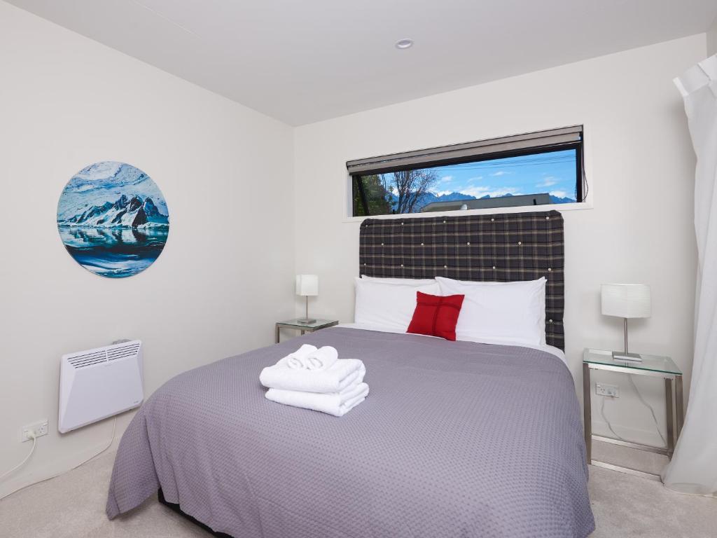 Central Spa Escape - Queenstown Apartment F2 - image 3