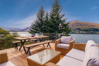 Queenstown Lakefront Dream 4 Bed - image 7