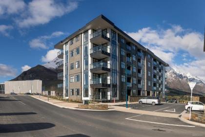 Executive 2 Bedroom Apartment Remarkables Park - image 8