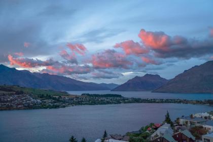 Bel Lago - every room with a lake view - image 13