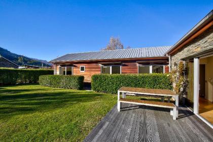 Coronet Views - close to town and skifield - image 3