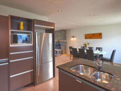 Copper Ridge Views - Queenstown Apartment - image 7