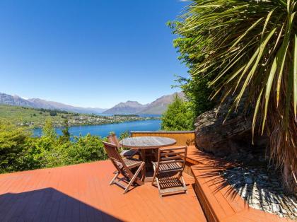 Fantail on Goldleaf - Queenstown Holiday Home - image 4