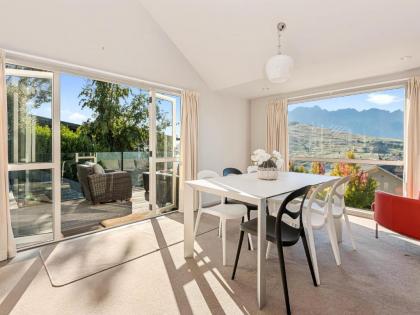 Wakatipu Views - Queenstown Holiday Home - image 16