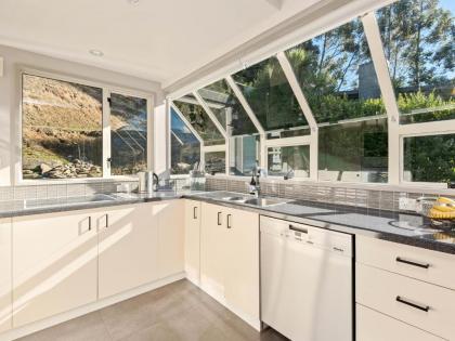 Wakatipu Views - Queenstown Holiday Home - image 20