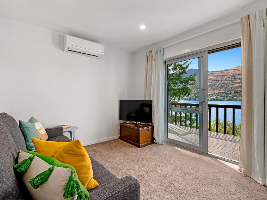 Queenstown Lakefront 1 Bed - image 7