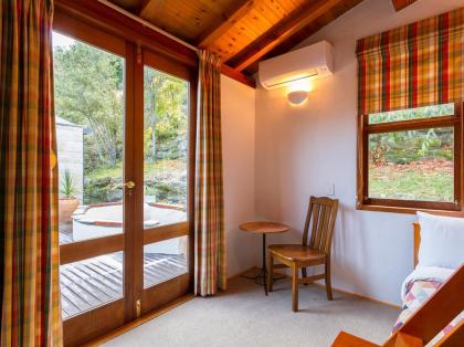 Vista Retreat - Queenstown Holiday Home - image 19