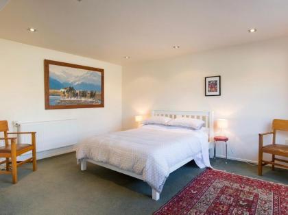 Central Southern Lakes - Queenstown Holiday Home - image 14