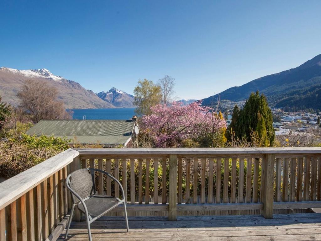 Central Southern Lakes - Queenstown Holiday Home - image 2