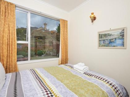 Rest and Relax - Queenstown Holiday Home - image 10