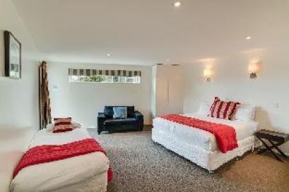 Highview Retreat - Huge holiday home in Queenstown - image 17