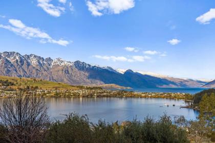 A Gem on Earnslaw - stunning views and walking distance to town - image 10