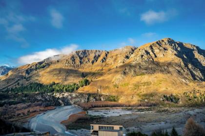 Penthouse Apt 24 at the base of Coronet Peak - image 14