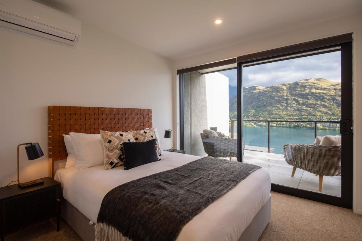 4 Bedroom Home with elevated views of Lake Wakatipu & The Remarkables - image 7