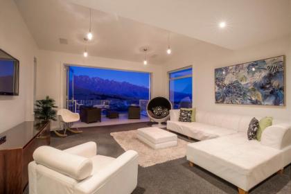 Hensman Haven - Queenstown Holiday Home - image 11