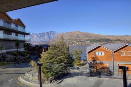 Alpine Vista - Queenstown Holiday Home - image 16