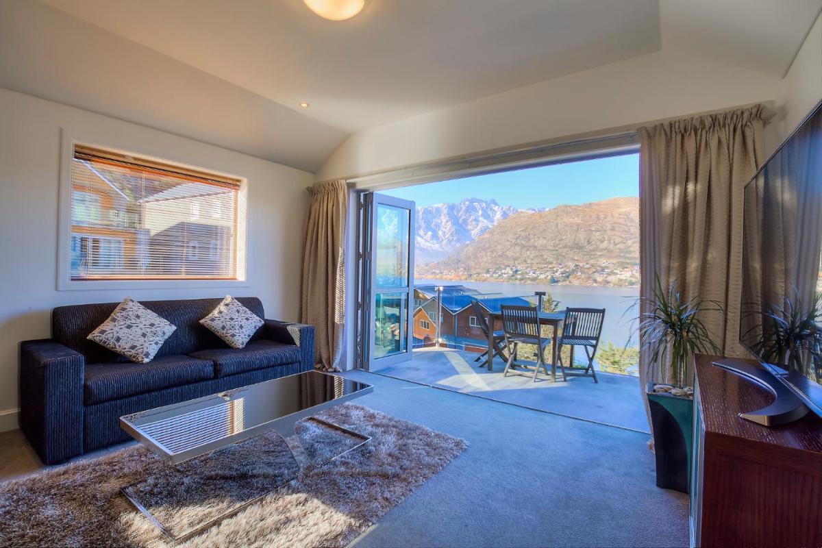 Alpine Vista - Queenstown Holiday Home - image 2