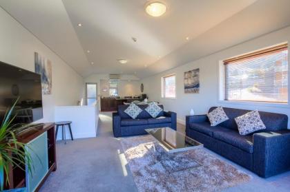 Alpine Vista - Queenstown Holiday Home - image 3