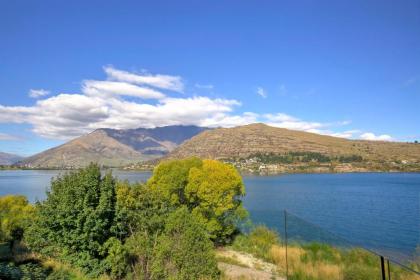 The Villa Lookout - Queenstown Holiday Villa - image 12