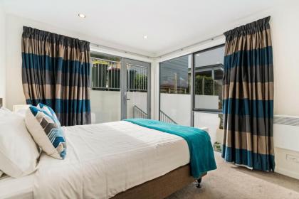 Lakeview Retreat - Queenstown Holiday Home - image 11