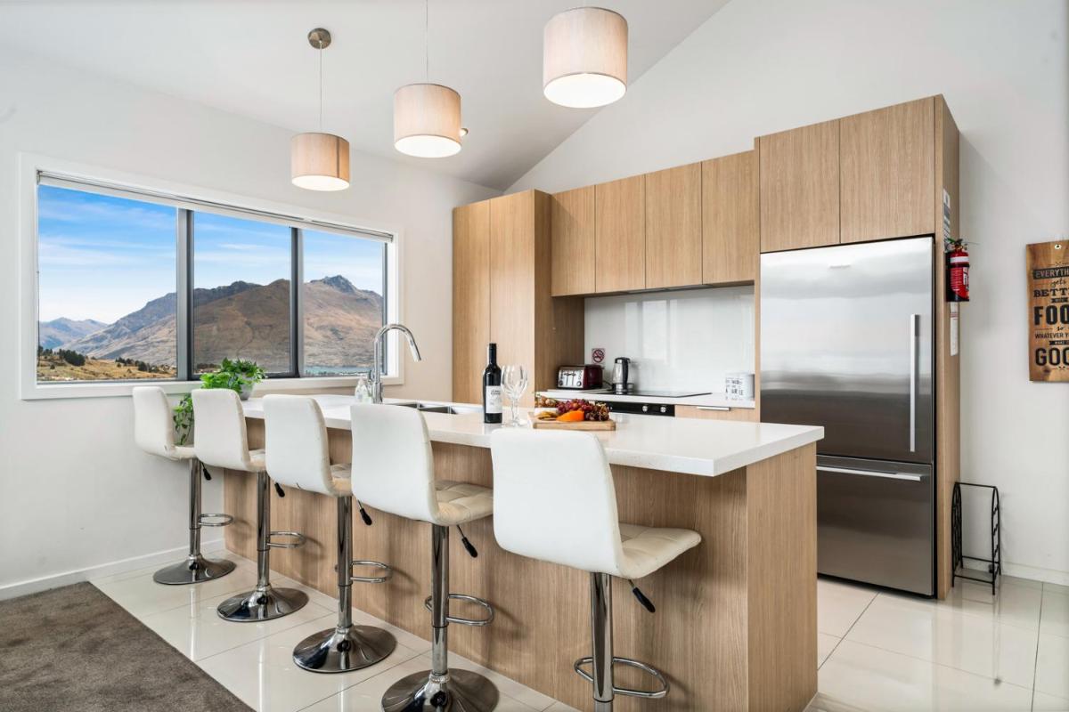 Lakeview Retreat - Queenstown Holiday Home - image 6