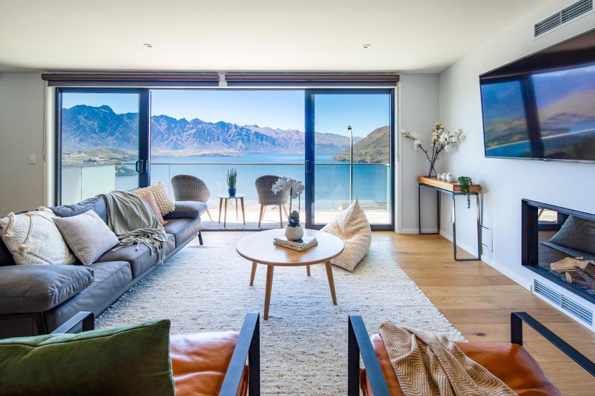 Elite Holiday Homes Queenstown - Blue Water Heights - main image