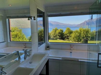 Private Retreat - Stunning Lake & Mountain Views - image 20