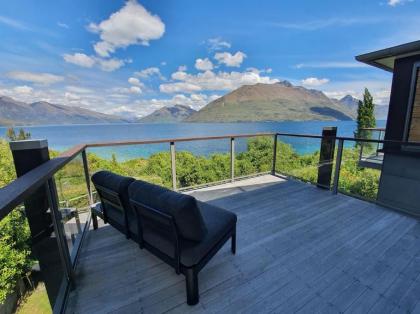 Private Retreat - Stunning Lake & Mountain Views - image 9