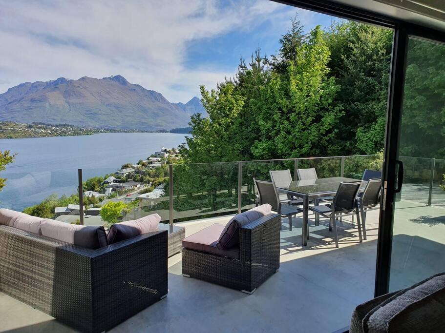 Queenstown Townhouse - Fabulous Alpine Views - main image