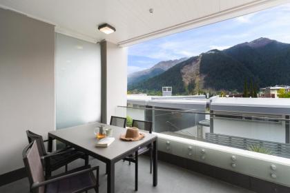 Summit View - Queenstown Central Apartment - image 2