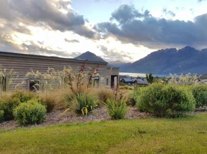 Beautiful Lake and Alpine Views - Queenstown - image 10