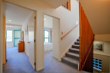 Frankton House - Queenstown Holiday Home - image 12