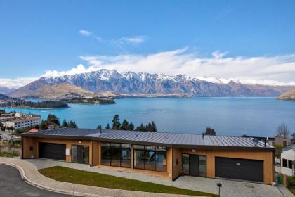 Villas in Queenstown 