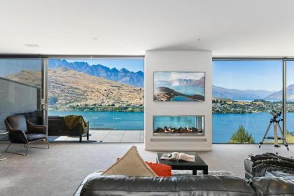 Remarkable Lake View Modern Executive Home Queenstown