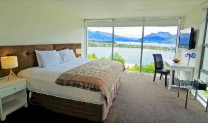 Spectacular Panoramic 5Bedroom Lakeview - image 12