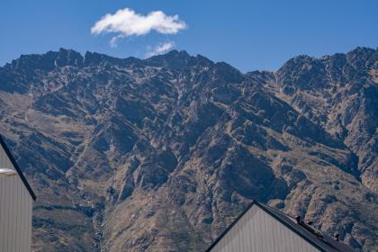 Boulder Beauty - Jacks Point Holiday Home - image 17