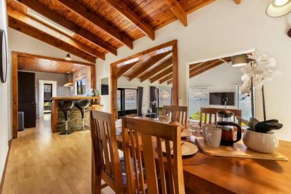 The Alpine - Queenstown Holiday Home - image 10