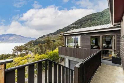 The Alpine - Queenstown Holiday Home - image 17