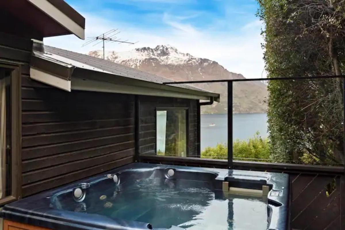 The Alpine - Queenstown Holiday Home - image 2