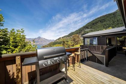 The Alpine - Queenstown Holiday Home - image 20